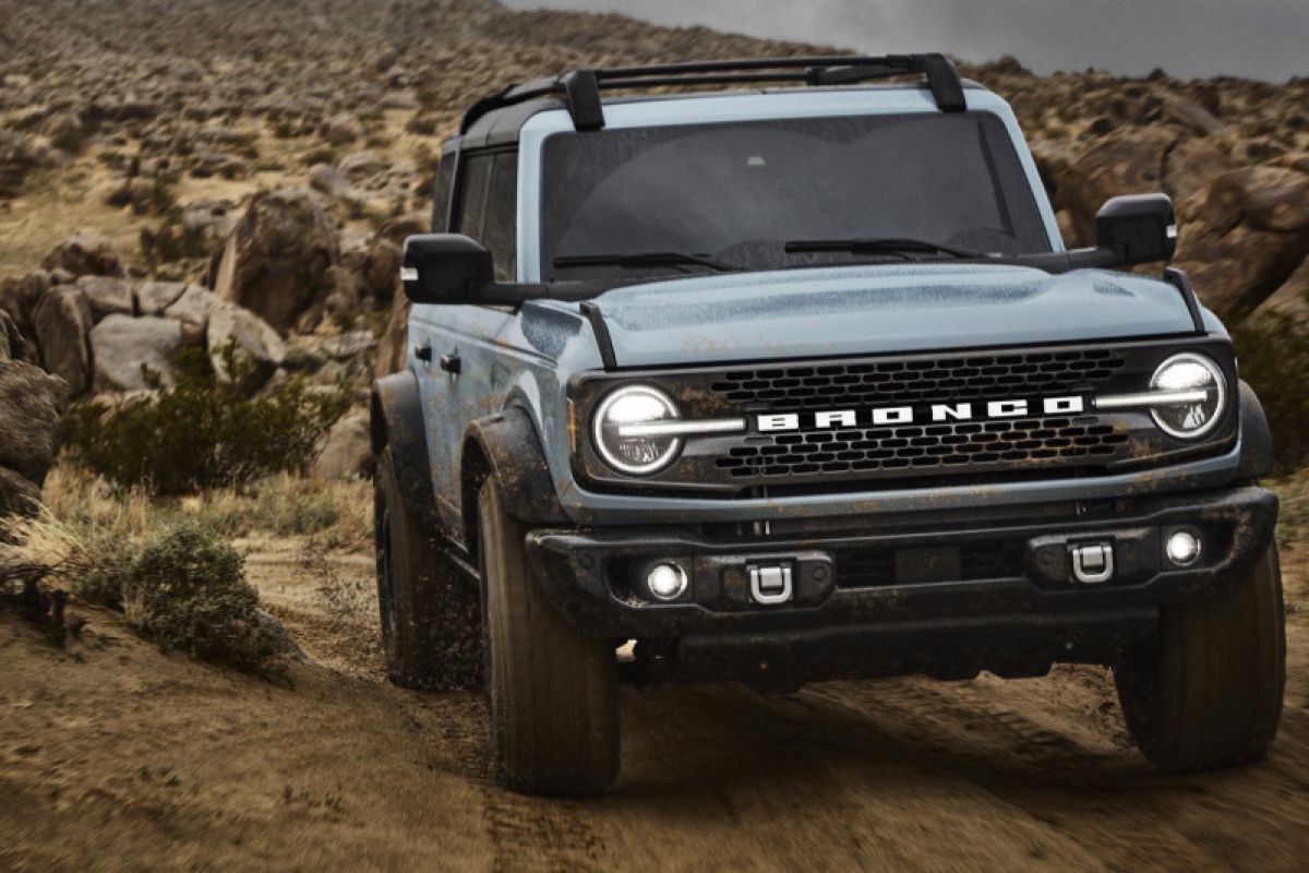 Ford Bronco lahir kembali, begini tampilannya sekarang