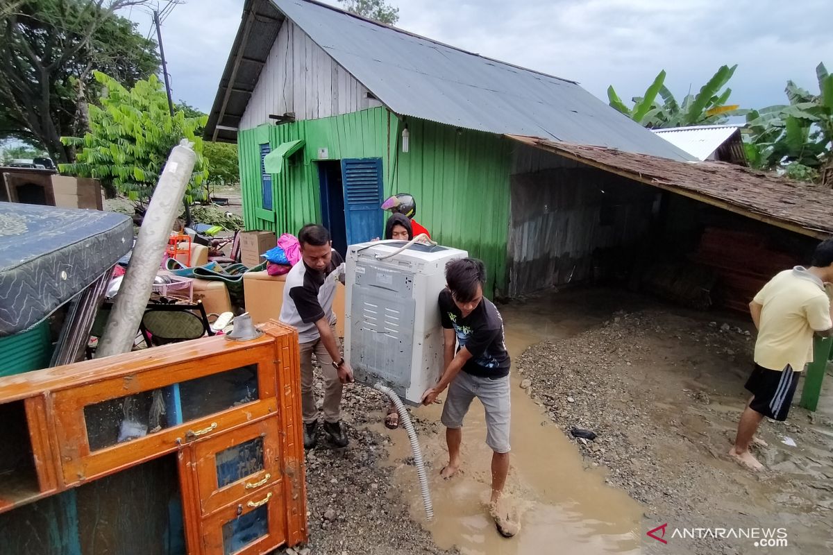 Korban banjir di Parigi butuh suplai makanan siap saji