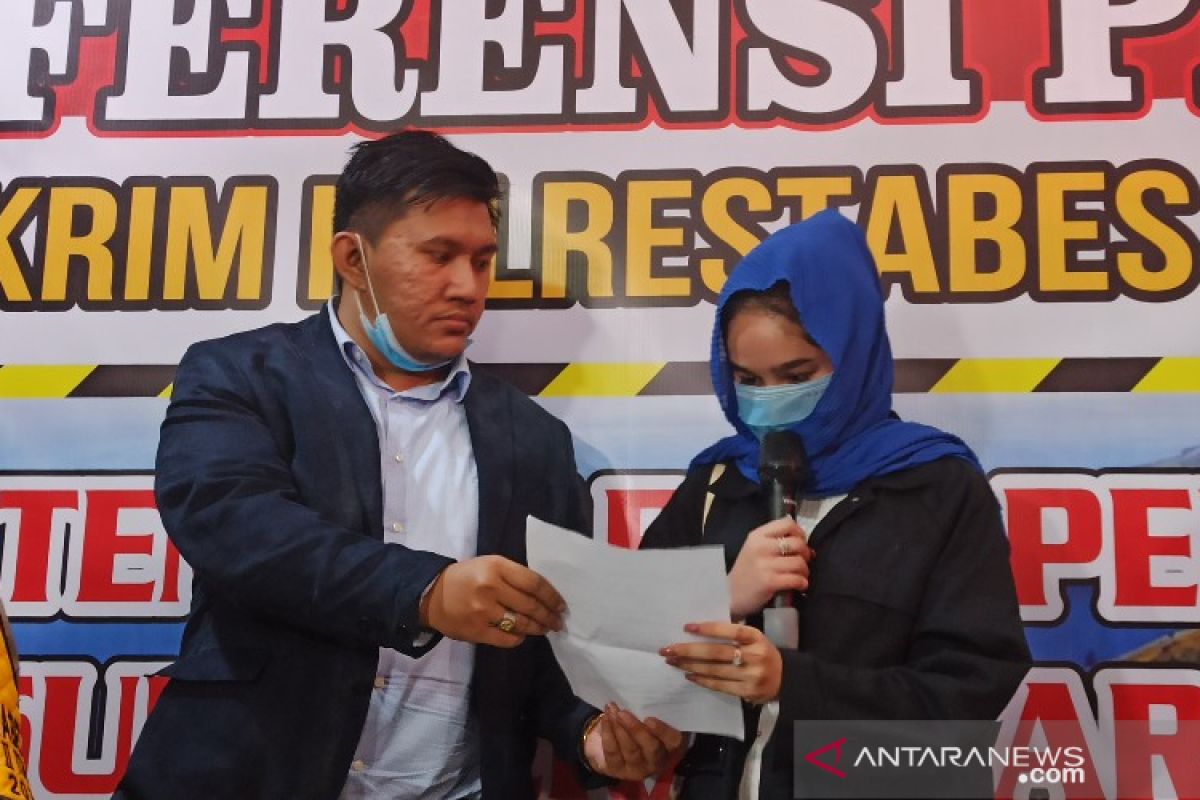 Hana Hanifa  mengaku sebagai saksi dalam kasus prostitusi