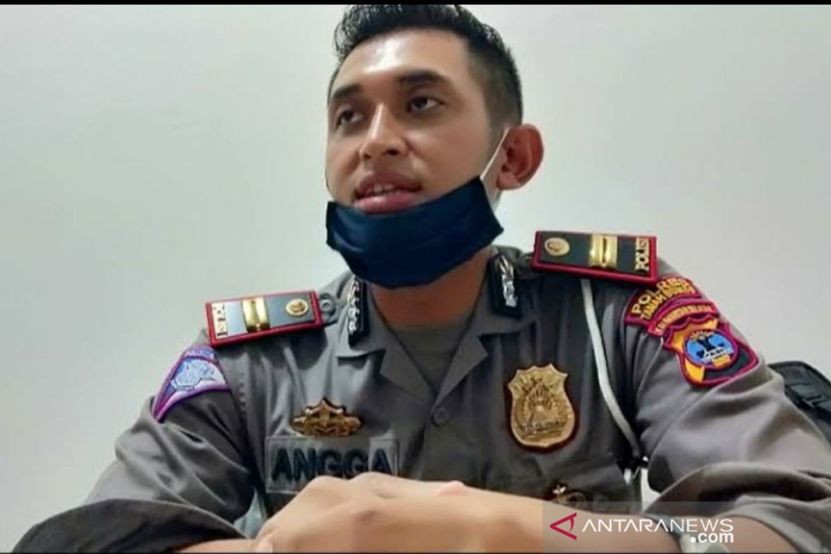 Pengendara diminta hati-hati saat melintasi Jalan Mentewe menuju Kabupaten Banjar