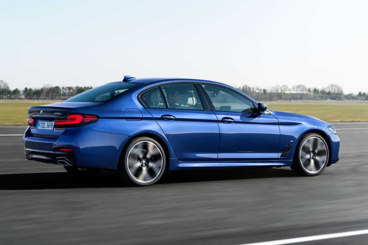 Produsen BMW jual lebih 900 ribu unit mobil pada semester satu