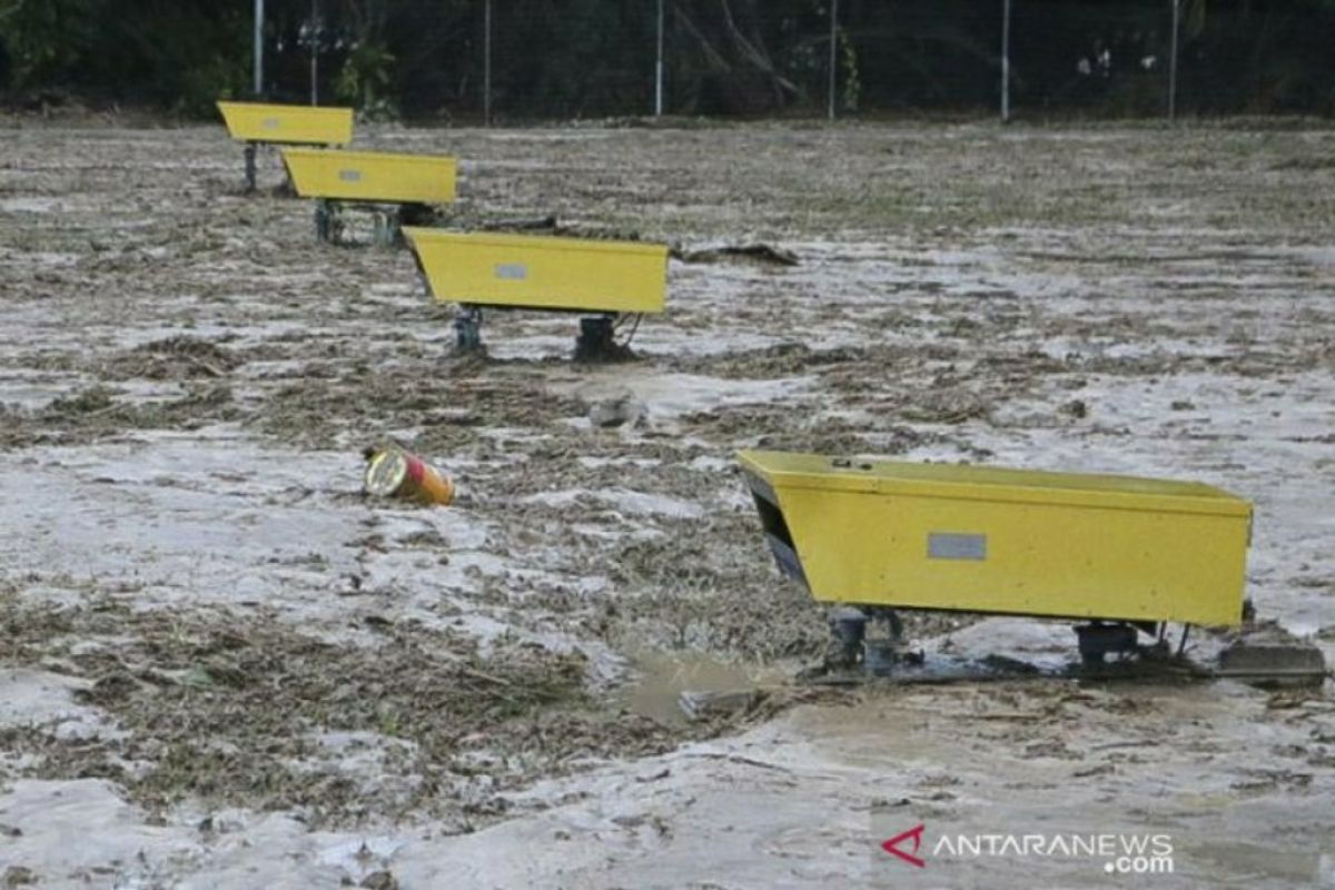 Banjir Luwu Utara, bandara lumpuh tertutup lumpur