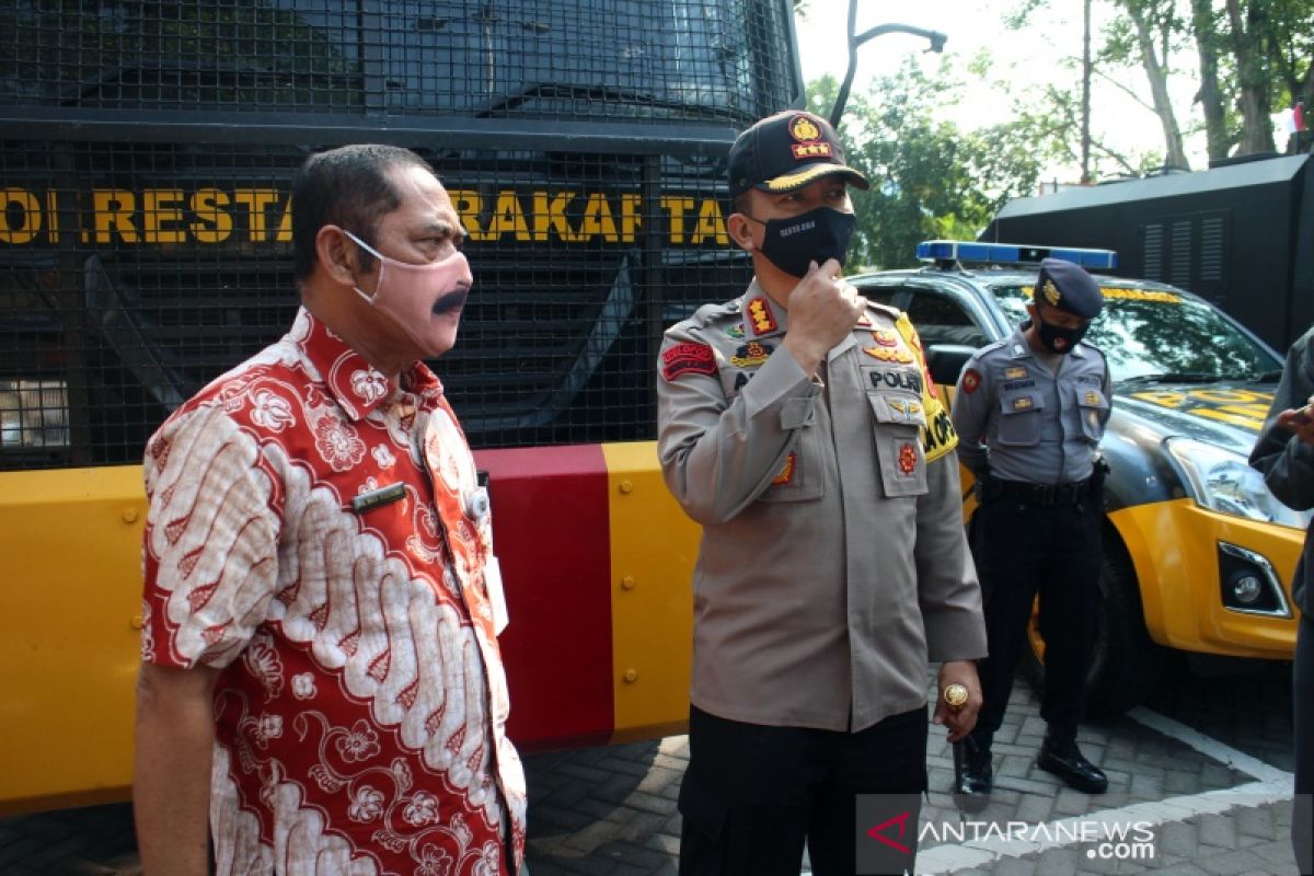 Warga berkerumun di Surakarta bakal langsung dites usap