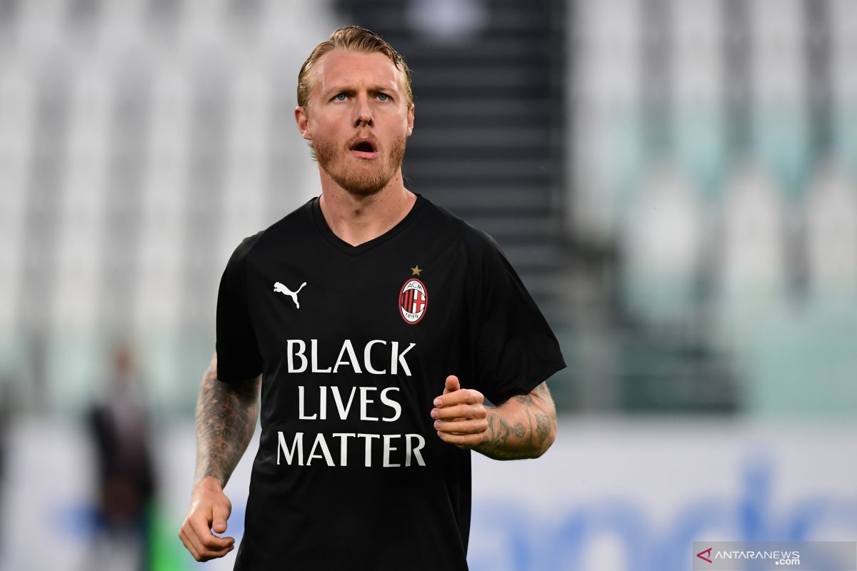 AC Milan akan beli Simon Kjaer