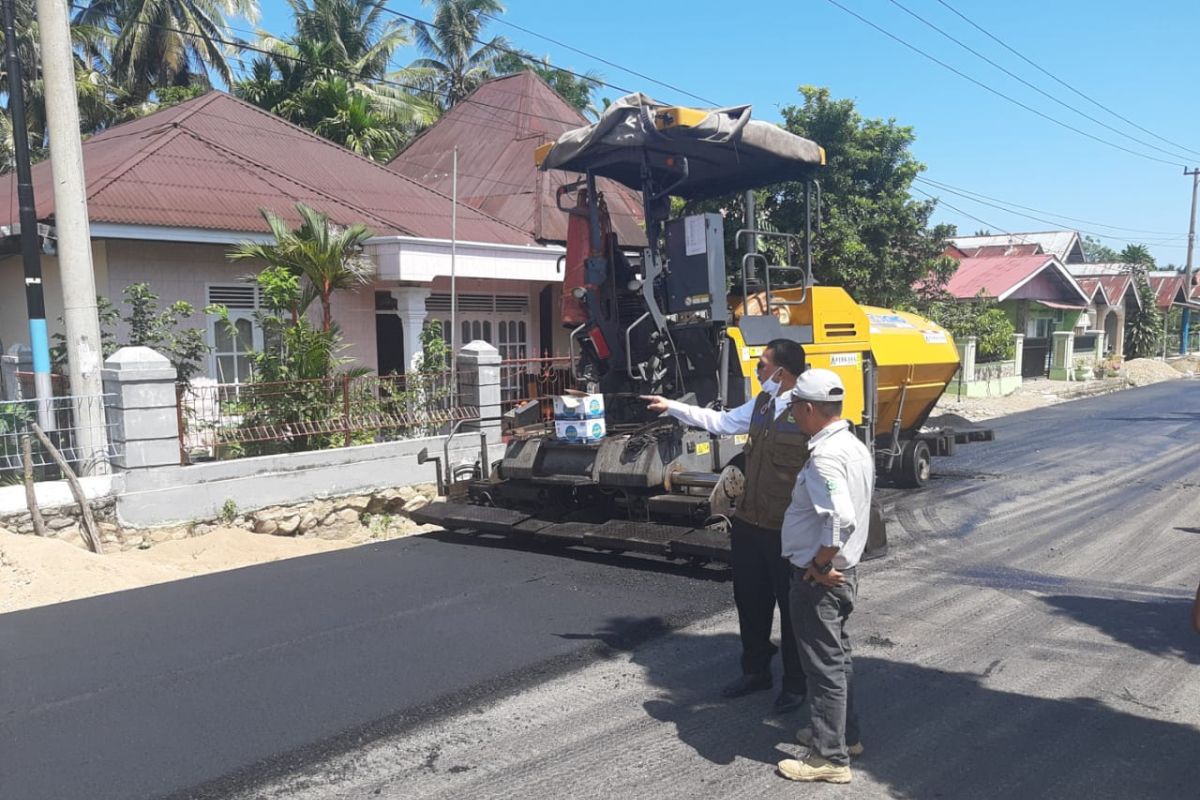 Bupati Pessel tinjau pengerjaan lajur dua jalan Sago-Salido