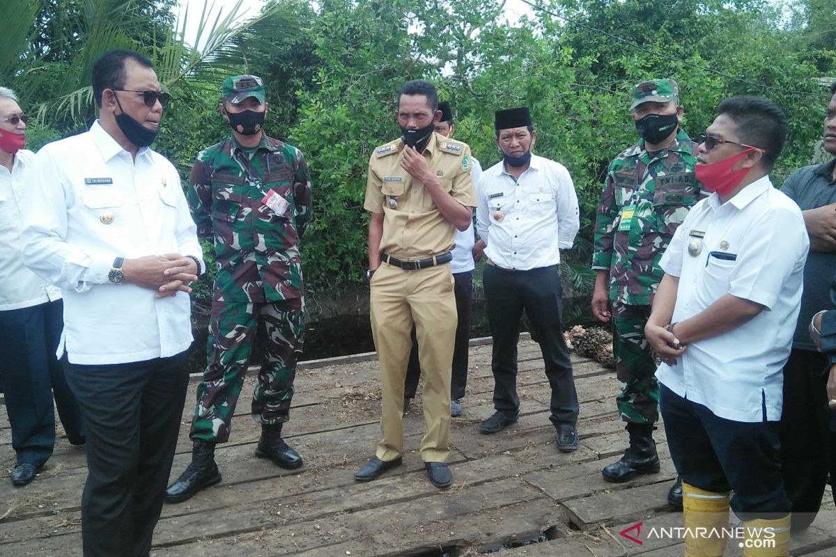 Bupati Rokan Hilir tinjau perbaikan jalan lintas Sinaboi-Dumai