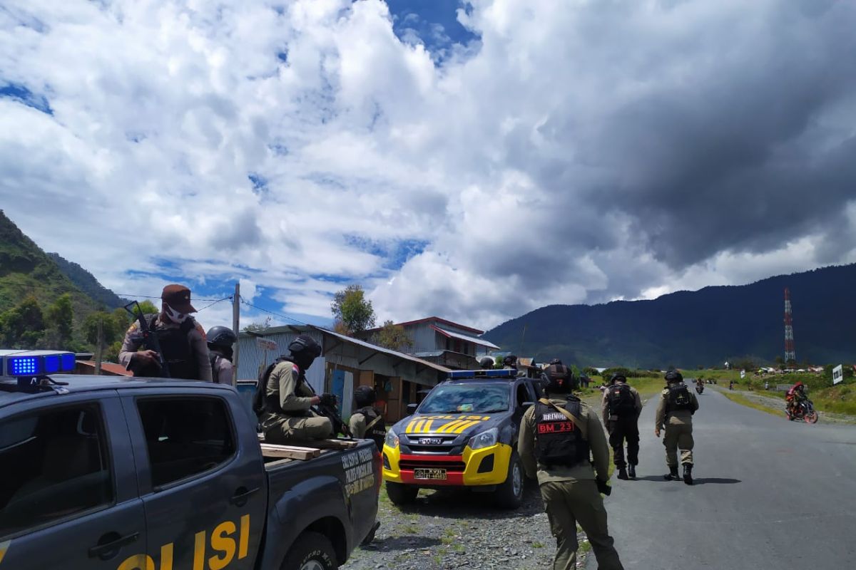 Polisi Puncak Jaya gelar patroli imbau pencegahan COVID-19