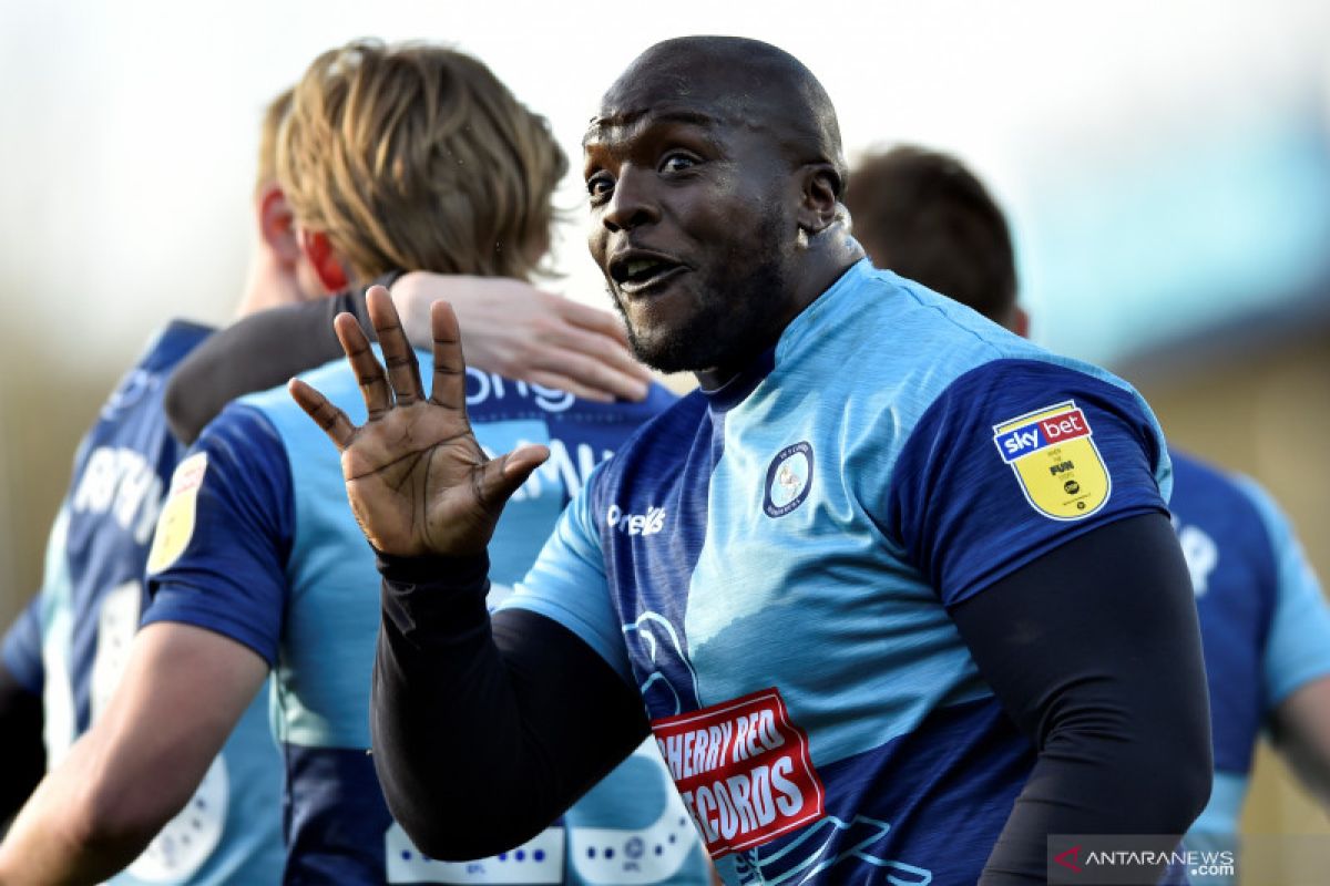 Klopp ajak striker Wycombe, Akinfenwa parade juara Liverpool