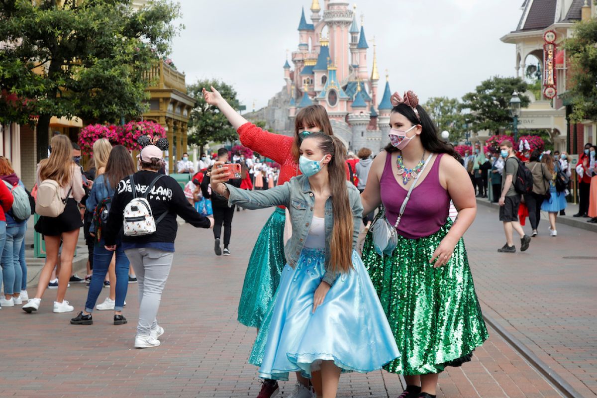 Disneyland Paris kembali dibuka