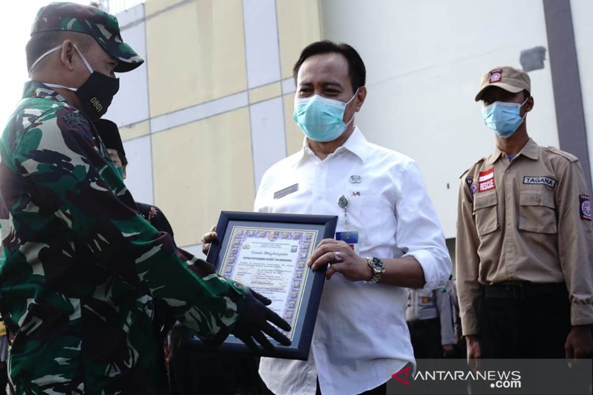 Penggunaan sarung tangan justru picu penularan virus corona, begini penjelasannya