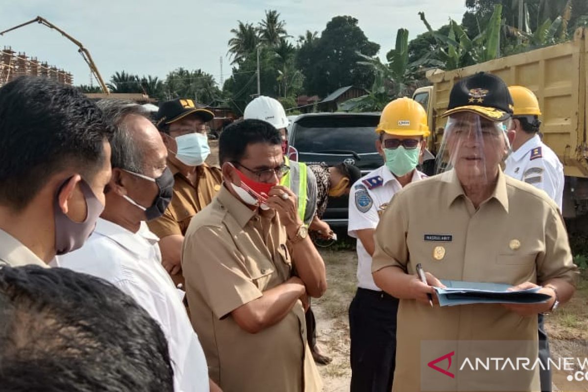 Wagub Nasrul Abit tinjau pembangunan terminal regional Anak Air Kota Padang