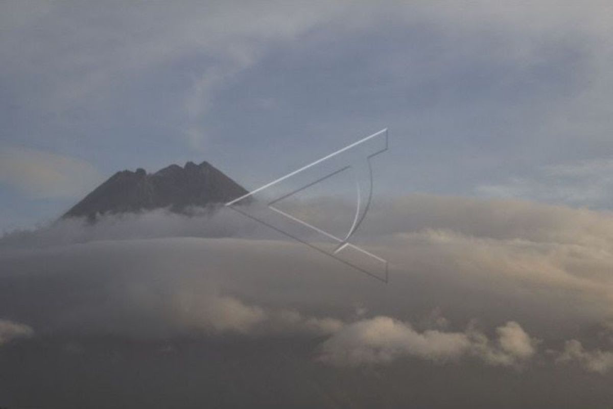 Gunung Merapi mengeluarkan guguran pada Rabu malam