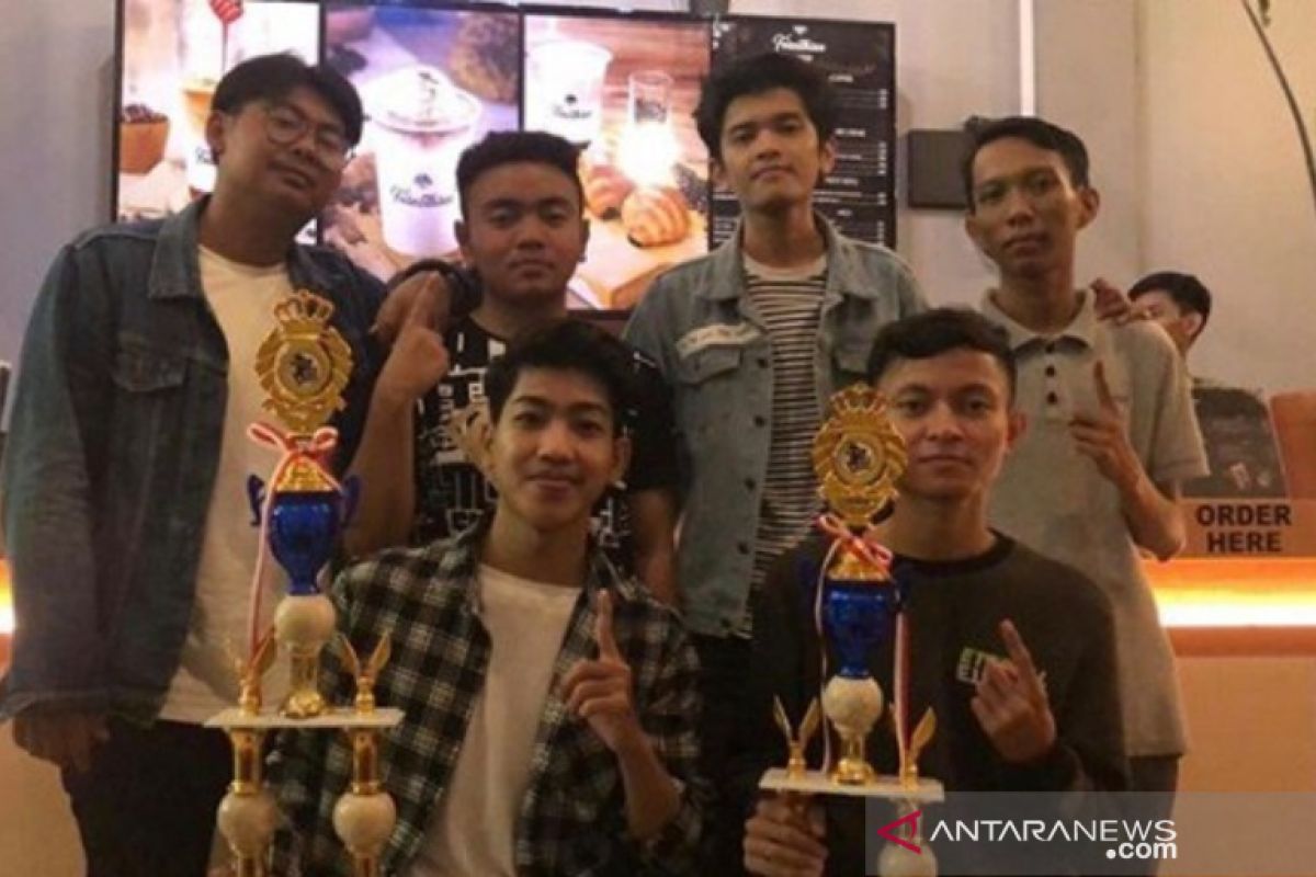 Tim Mobile Legends AB Esport berlaga di turnamen yang diikuti 21 provinsi