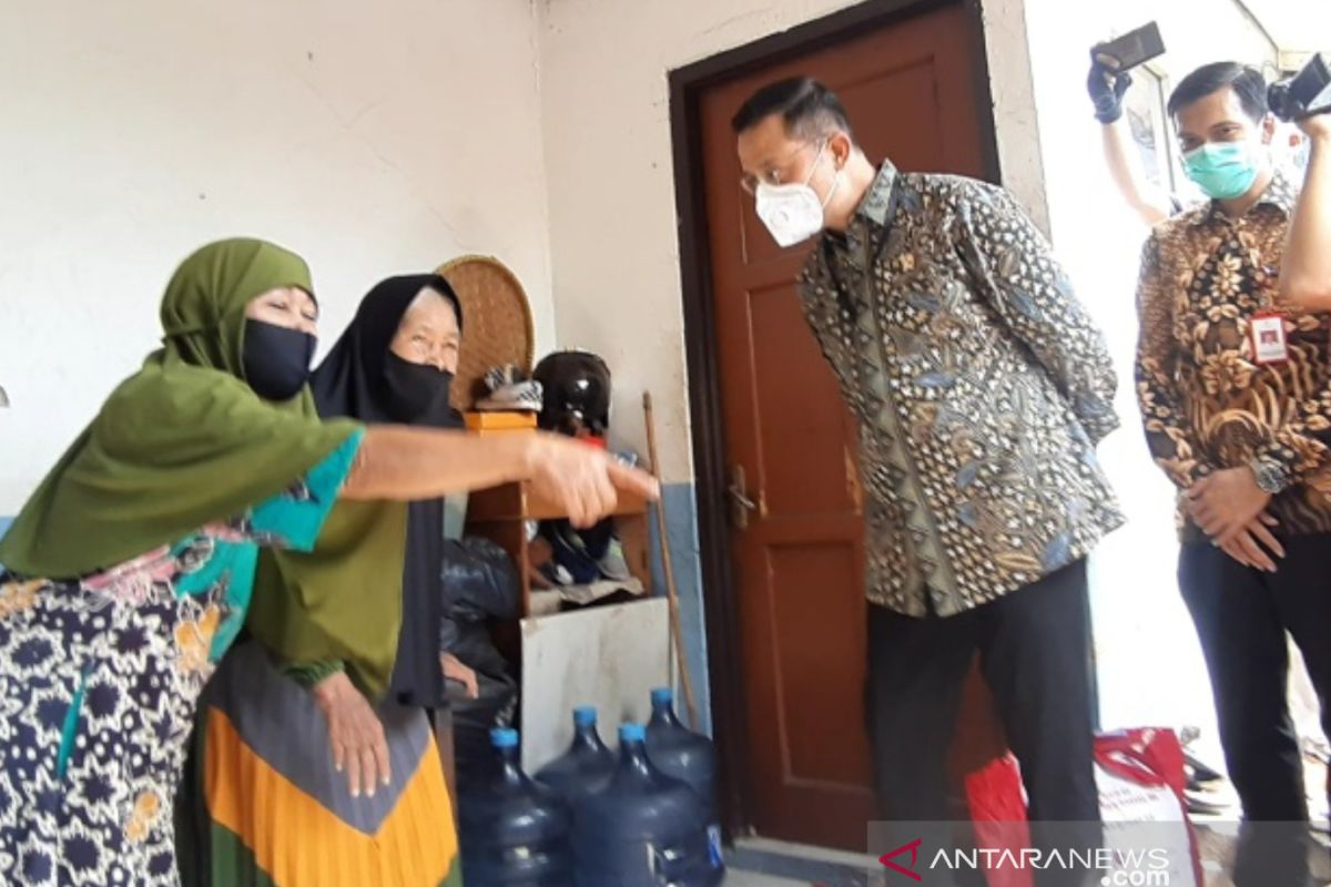 40 persen lansia Indonesia berstatus rentan dan miskin