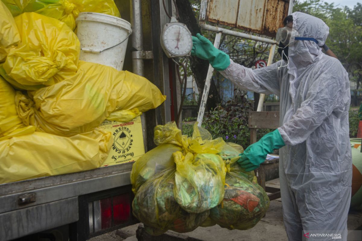 Perhatikan! Ini alur pengolahan sampah infeksius di Jakarta Barat