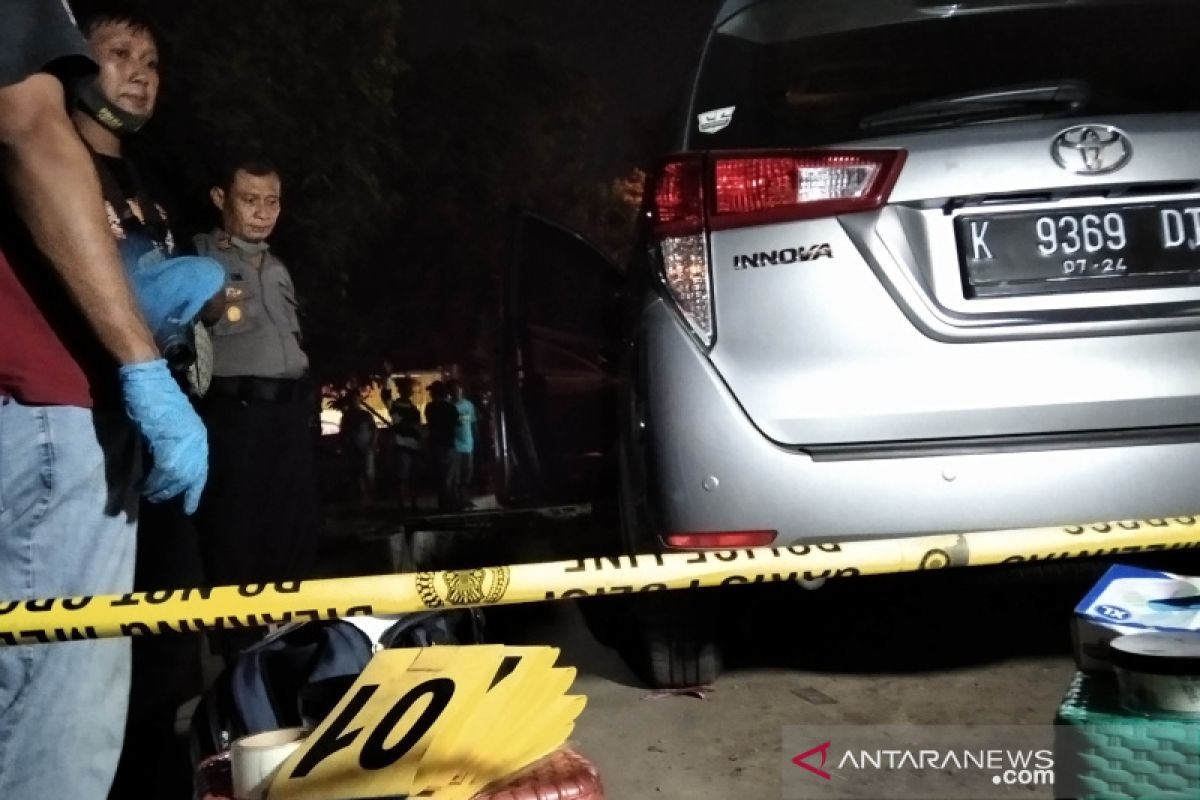 Polisi menemukan sidik jari perampok di rumah pengusaha plastik