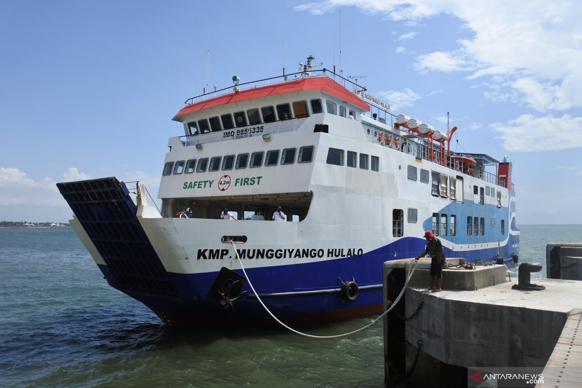 Cuaca buruk, pelabuhan penyeberangan Situbondo-Madura ditutup sementara
