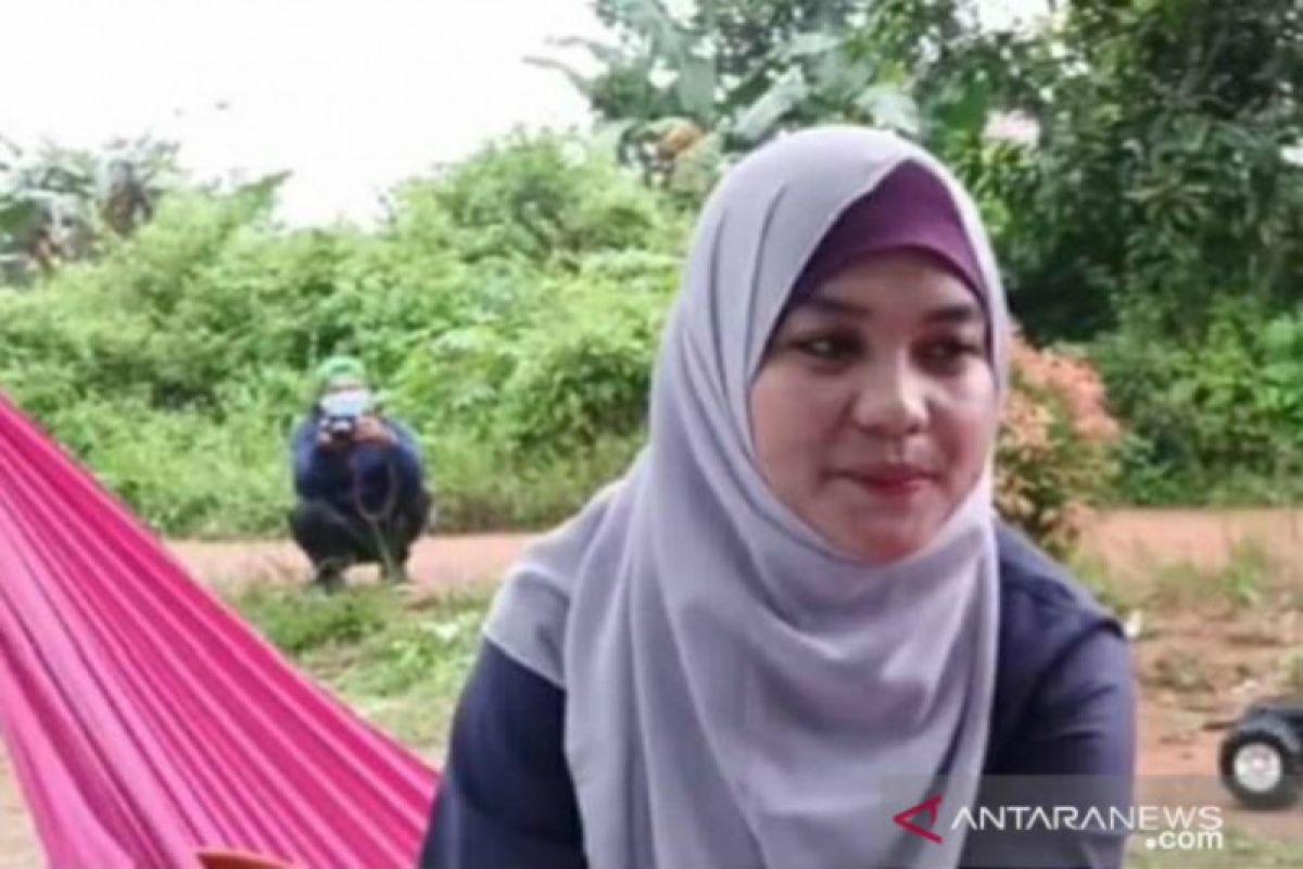 Viral, janda cantik ini jual rumah dan siap dinikahi pembelinya