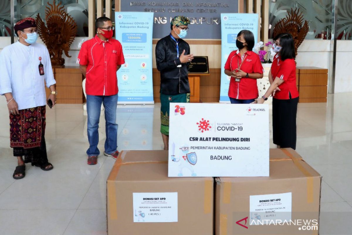 Pemkab Badung terima bantuan APD dari Telkomsel