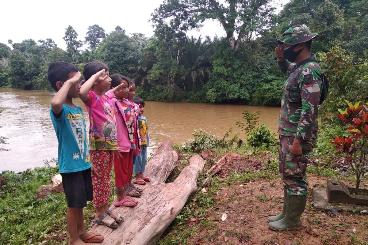 Tarik Minat Anak Anak Untuk Menjadi Anggota TNI