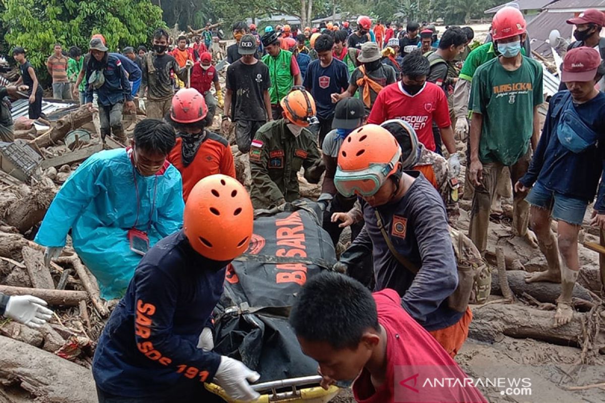 Korban jiwa akibat banjir Luwu Utara bertambah jadi 32 orang