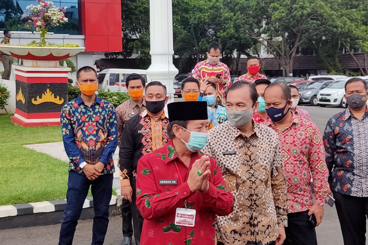 Pemkot Bandarlampung operasikan 12 mobil ambulans baru