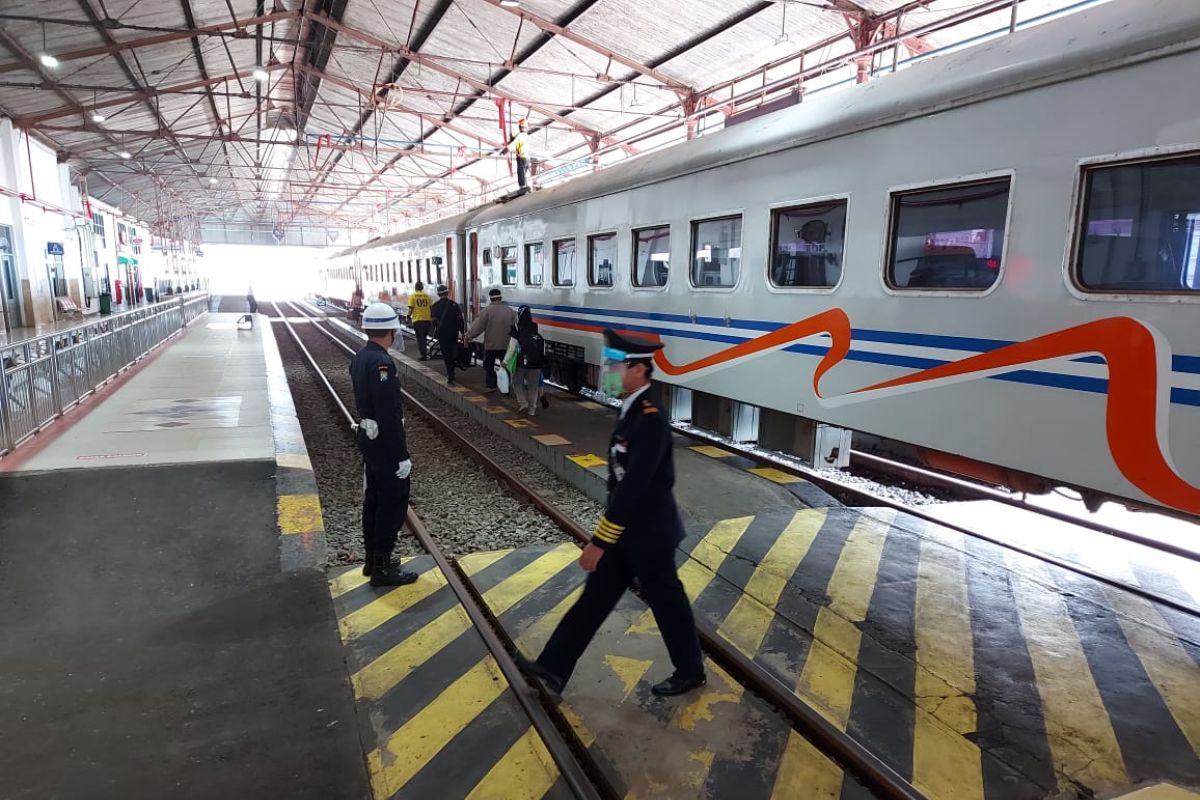 Penumpang kereta dari Daop Madiun tujuan Jakarta wajib isi CLM
