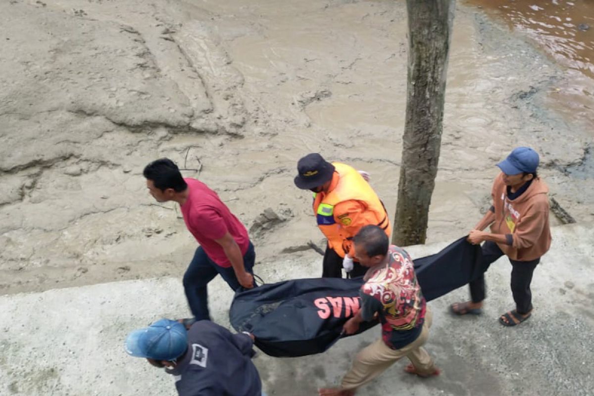 Tim SAR menemukan dua nelayan korban kapal karam di Riau