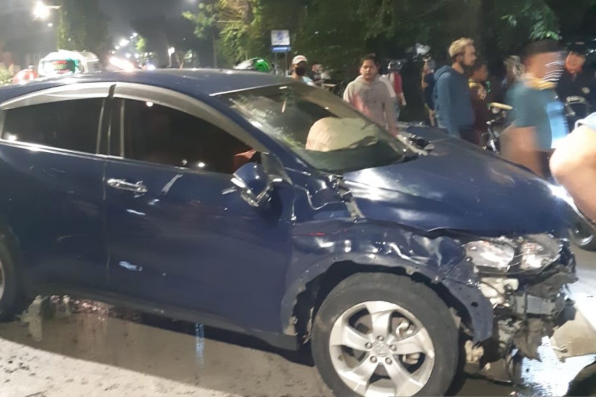 Seorang mahasiswi pengendara mobil tabrak dua orang hingga tewas dan satu luka