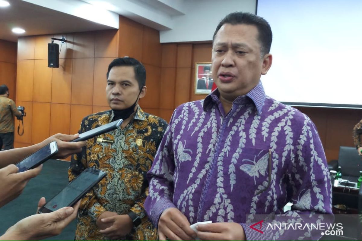 Ketua MPR: Pemulihan ekonomi sulit jika Jawa gagal kendalikan COVID-19