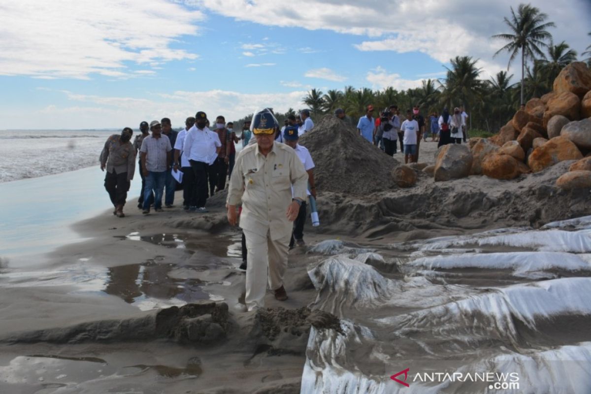 Breakwaters are built to overcome abrasion in Pesisir Selatan: Nasrul Abit