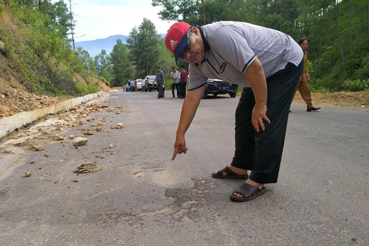 Pemerintah Aceh diminta tuntaskan pembangunan jalan tembus pedalaman