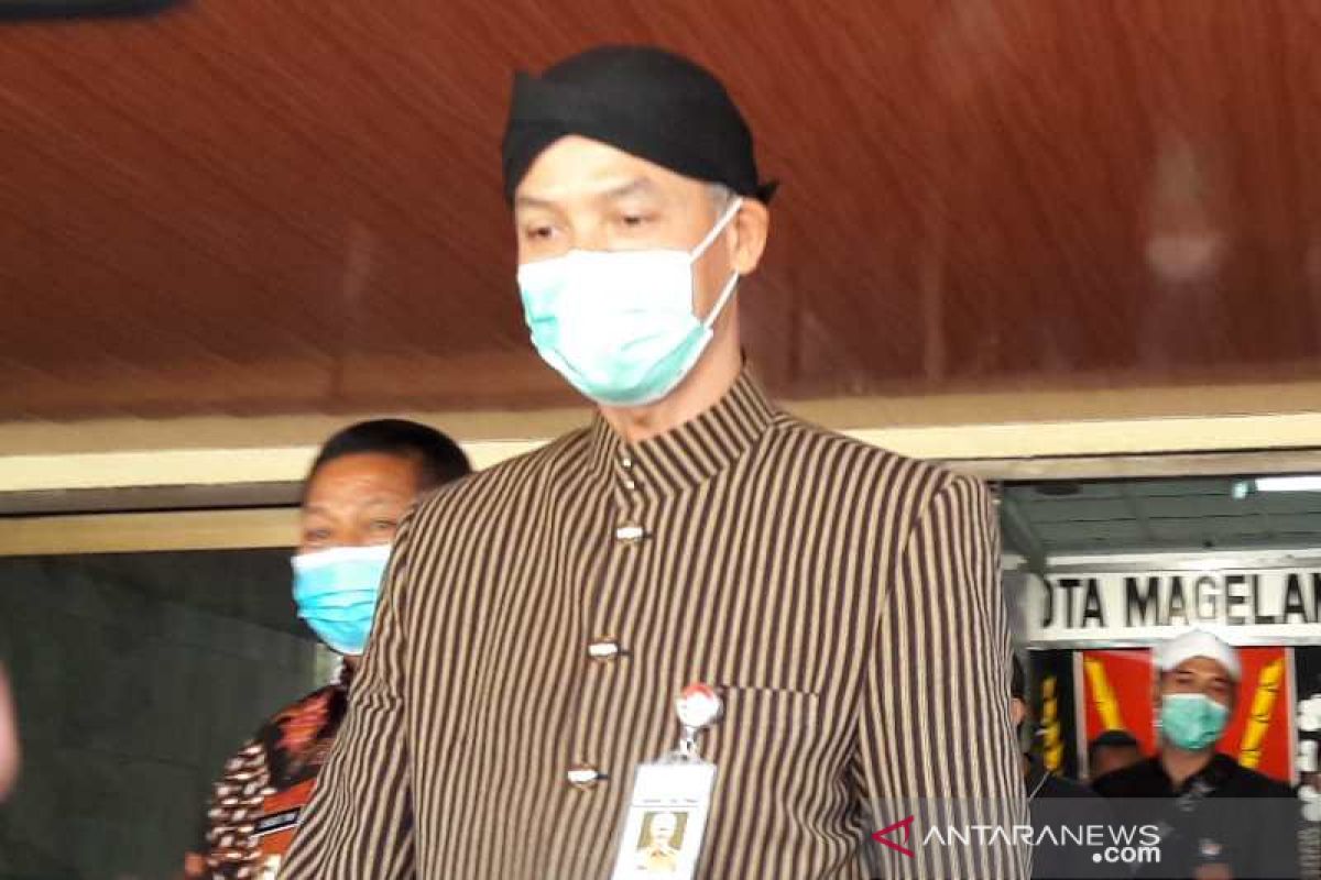 Ganjar Pranowo: hoaks, denda warga tidak bermasker