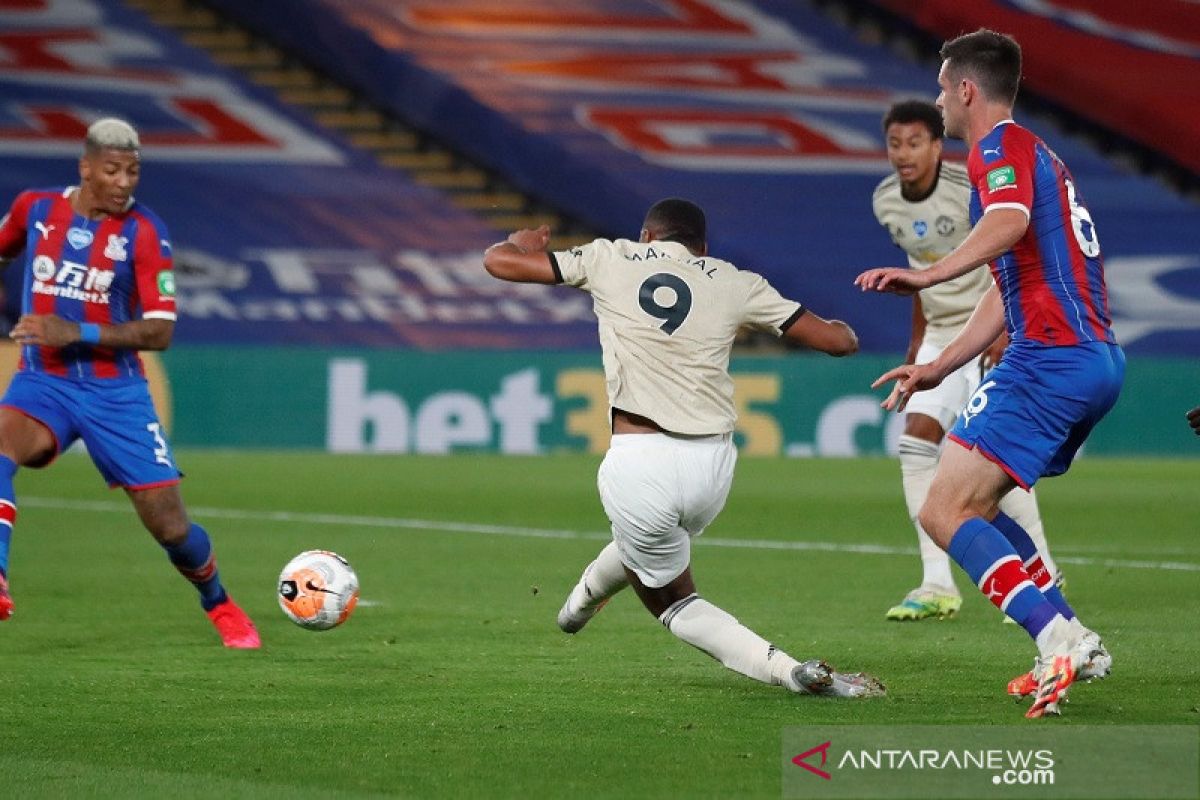 Menang 2-0 di markas Palace, MU terus satroni empat besar