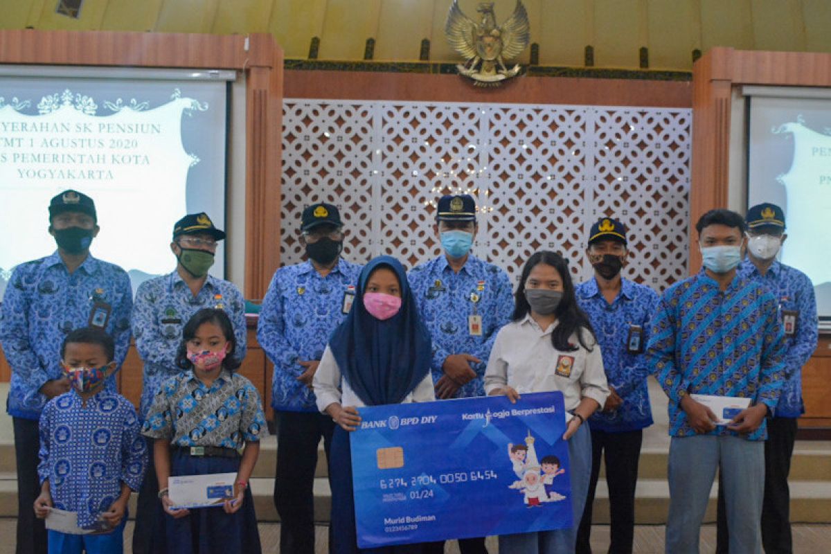 Jaminan pendidikan daerah Yogyakarta disalurkan nontunai melalui KJB
