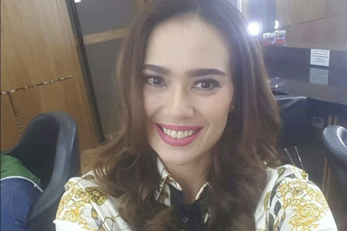 Artis dan model Catherine Wilson positif konsumsi sabu-sabu