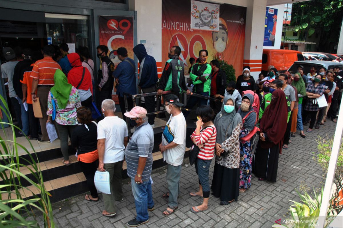 Chatib Basri ungkap cara mengetahui masyarakat rentan butuh bansos