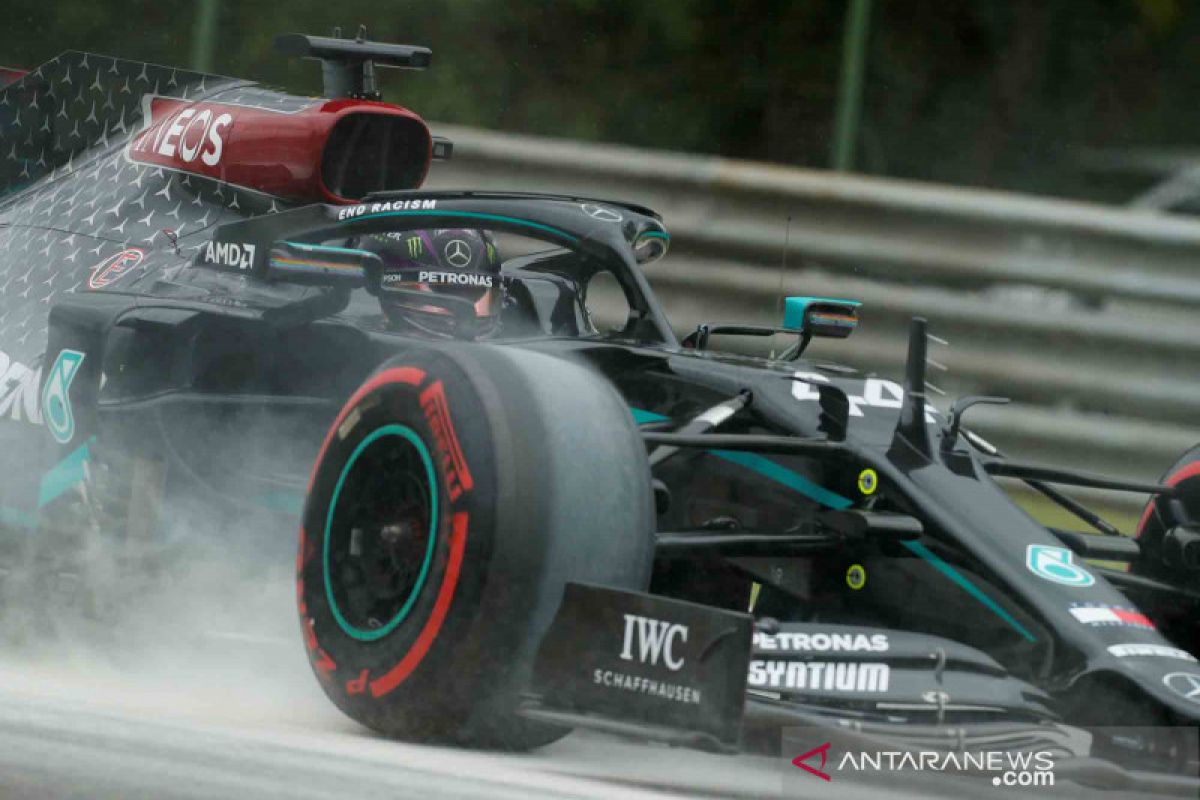 Hamilton raih pole position ke-90 di Grand Prix Hungaria