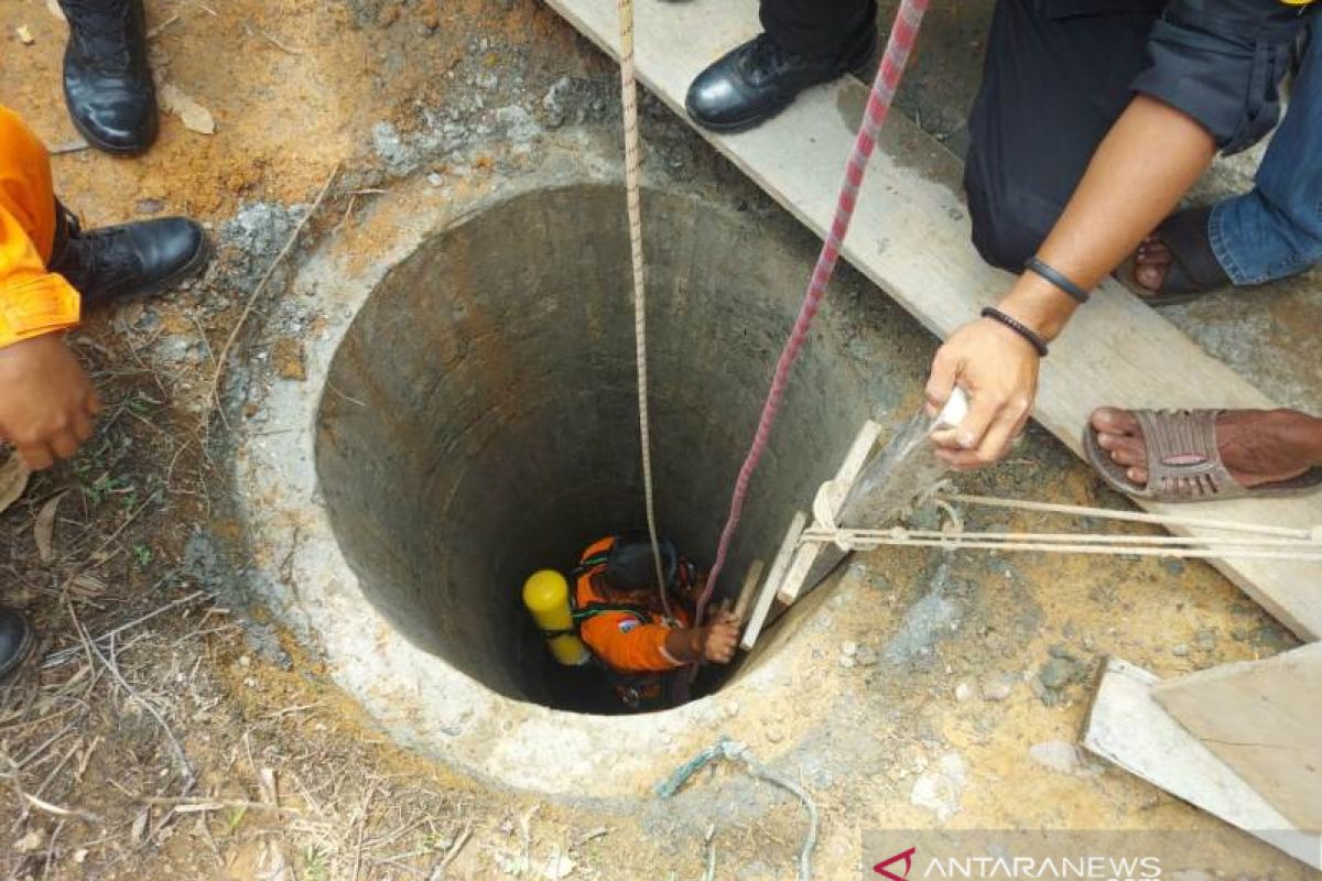 Diduga kehabisan oksigen, Dua warga Aceh Barat meninggal dunia di dalam sumur