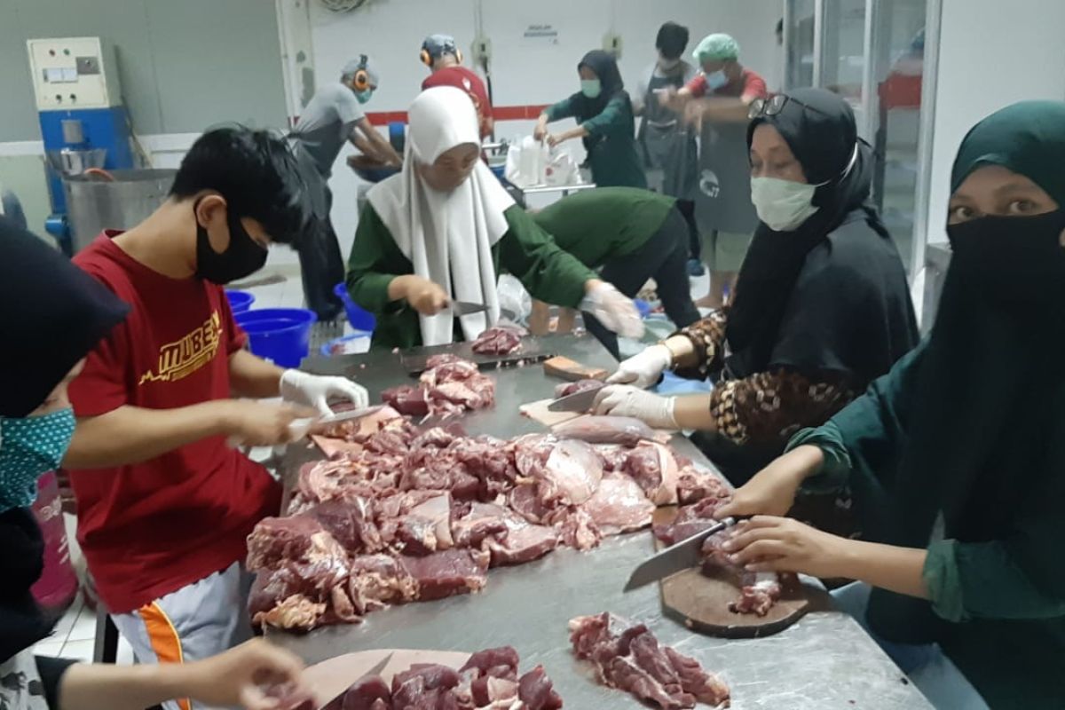 Unhas bikin 1 ton bakso untuk bantu korban banjir  Masamba