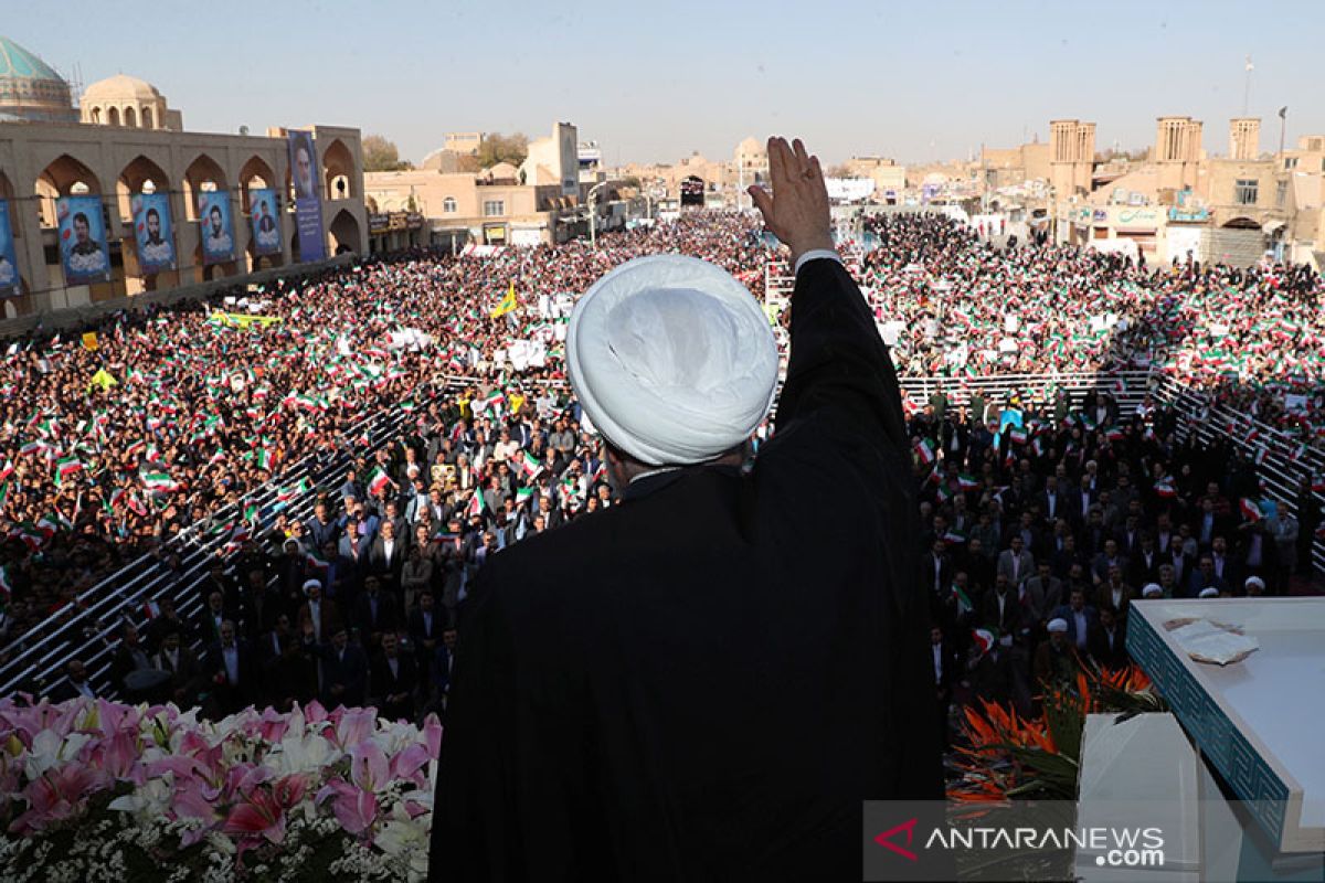 Mahasiswa Iran gelar aksi protes di depan Kedubes Prancis