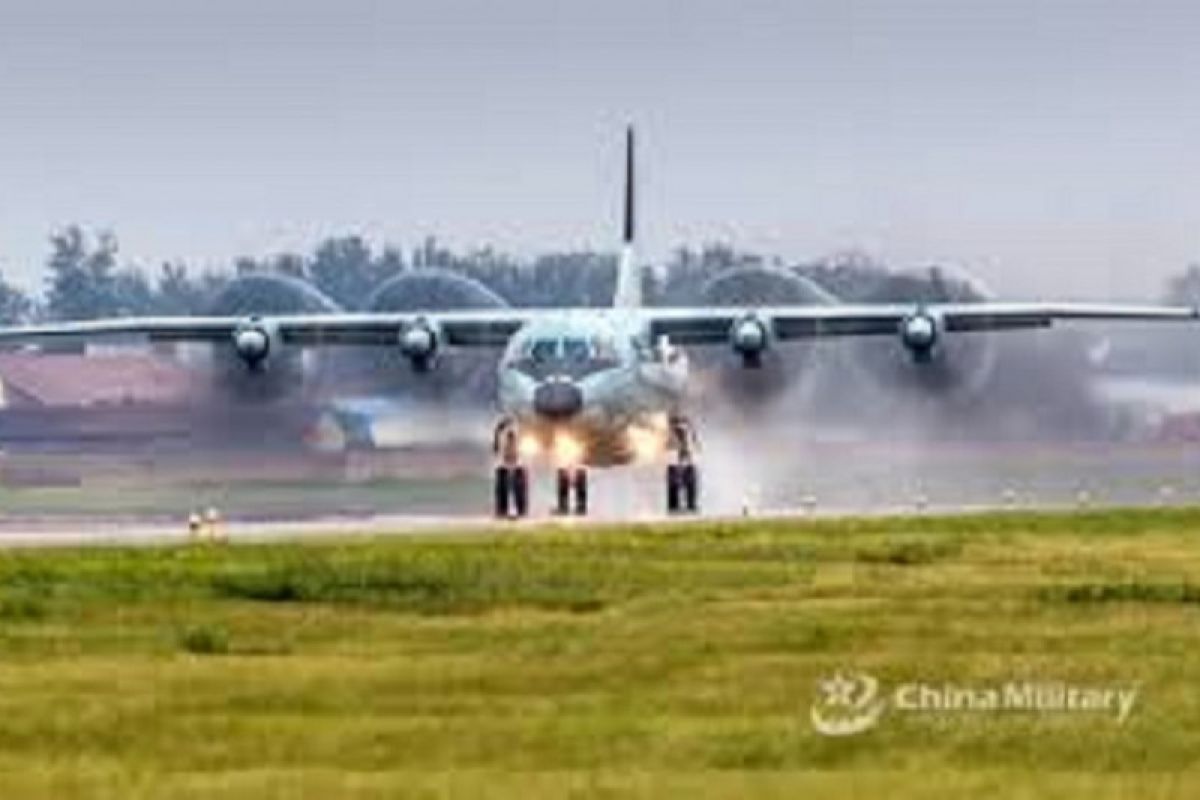Pesawat medis China jalani misi perdana di medan berbukit