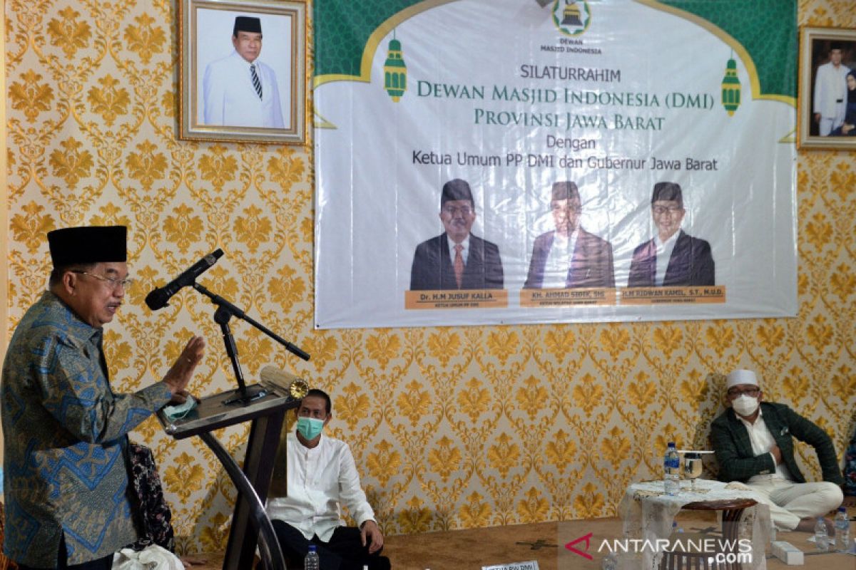 DMI serahkan 2.000 alat penyemprot kepada pengurus di Jawa Barat