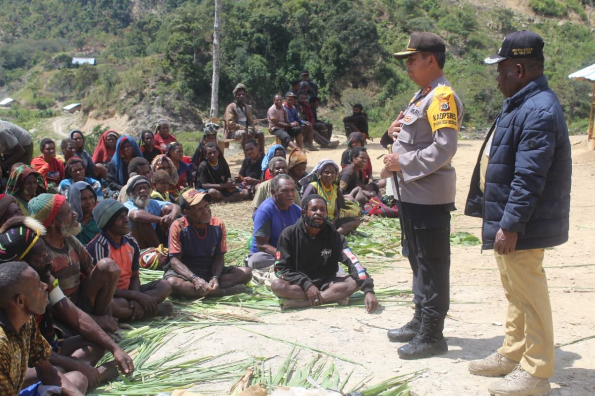 Kapolres Puja bertemu keluarga korban lakalantas di Tinginambut