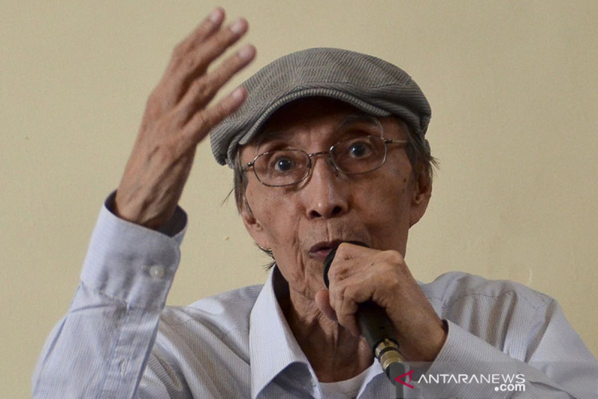 Sastrawan Sapardi Djoko Damono  dimakamkan di Giri Tonjong Bogor