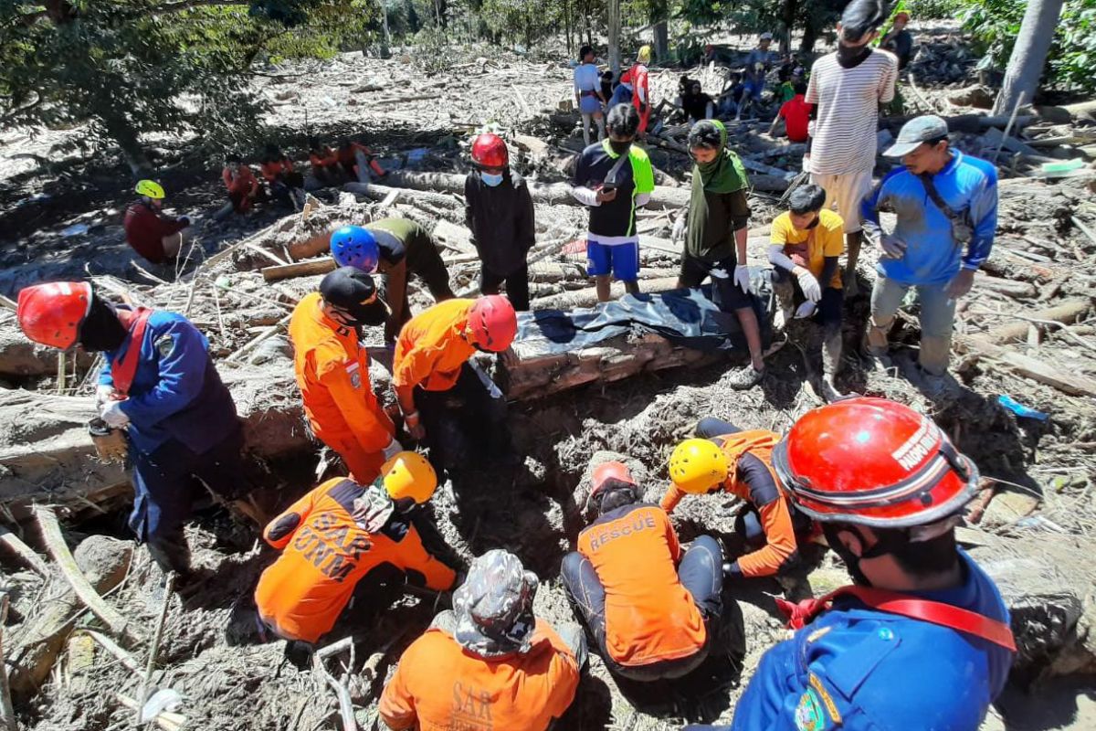 Lembaga kemahasiswaan FT Unhas bantu korban bencana di Masamba