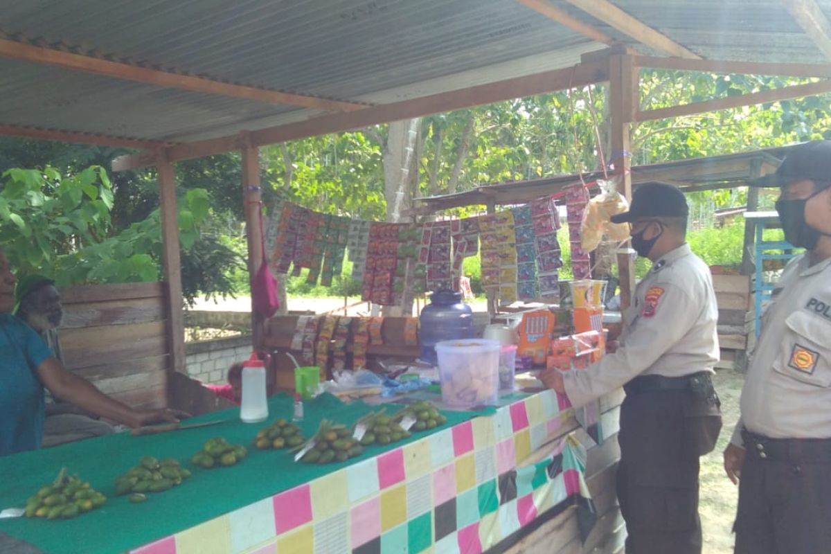 Polisi Jayapura sosialisasi adaptasi kebiasaan baru kepada warga Muara Tami