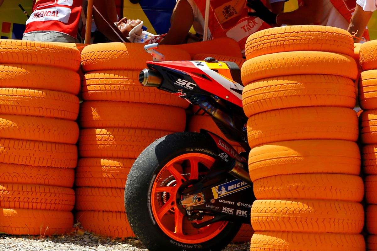 Marquez retak tulang lengan atas kanan