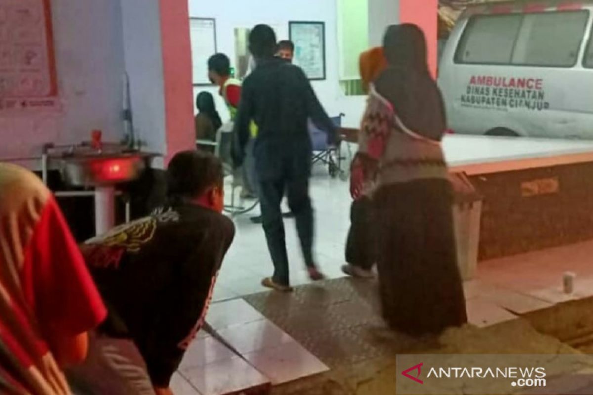 Puluhan warga keracunan usai menyantap nasi kotak