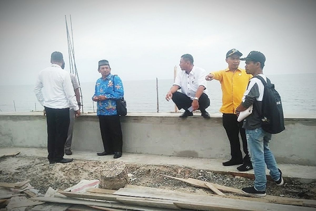 DPRD Kotim khawatir pembangunan fasilitas wisata Pantai Ujung Pandaran mubazir
